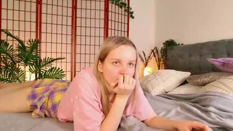 tinasiner online show from 11.23.25