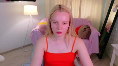 Snapshot of tinasiner chatting on 07.18.26 tinasiner online show from 07.18.26
