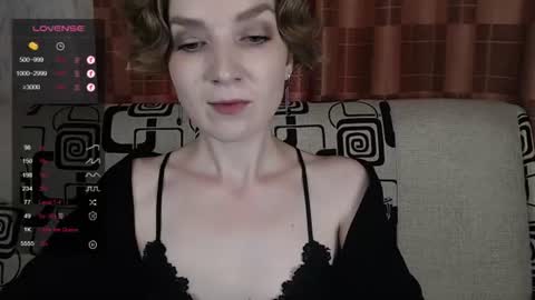 Snapshot of tinawincee chatting on 07.19.26 Tina online show from 07.19.26