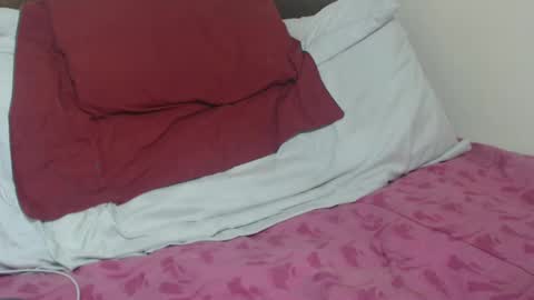 Snapshot of tinaxxxpetitexoxo chatting on 10.11.25 Tina online show from 10.11.25