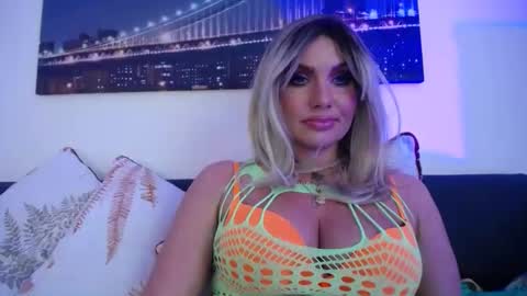 Snapshot of tinkerbell822 chatting on 02.19.25 tinkerbell822 online show from 02.19.25