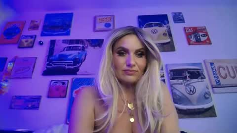 Snapshot of tinkerbell822 chatting on 03.10.25 tinkerbell822 online show from 03.10.25