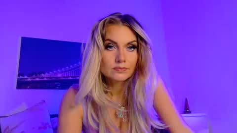 Snapshot of tinkerbell822 chatting on 09.30.25 tinkerbell822 online show from 09.30.25