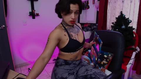 I AM BELLA  ----------- follow my  IG  TINNS 69 online show from 12.14.24