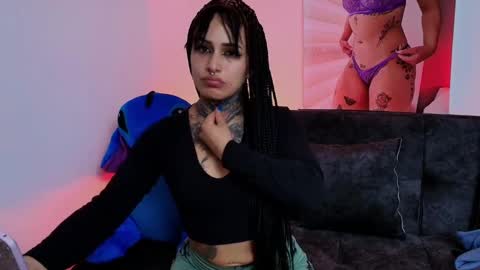 I AM BELLA  ----------- follow my  IG  TINNS 69 online show from 02.13.25