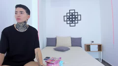 TINNY AND CANDY online show from 10.11.25