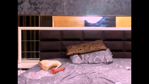 Snapshot of tinnymillie chatting on 11.09.25 Millie online show from 11.09.25