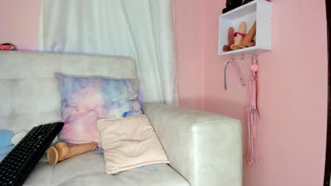 tiny_cora online show from 03.03.25