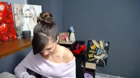 Snapshot of tiny_felicity chatting on 10.01.25 Gloria online show from 10.01.25