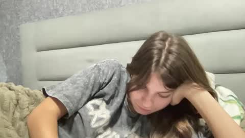 Snapshot of tiny_felicity chatting on 10.03.25 Gloria online show from 10.03.25