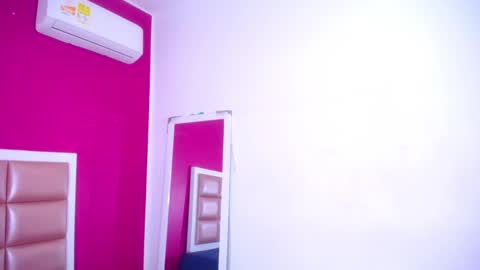 Snapshot of tiny_sarah1 chatting on 11.13.25 tiny_sarah1 online show from 11.13.25