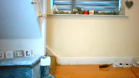 Tinyasian911718 sweetinyasian instagram online show from 12.16.24