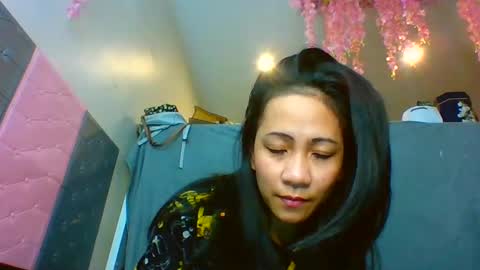 Tinyasian911718 sweetinyasian instagram online show from 12.28.24