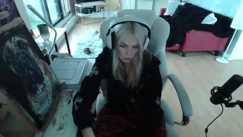 stage Kylie Sinner  brand CLITBAIT online show from 01.26.25