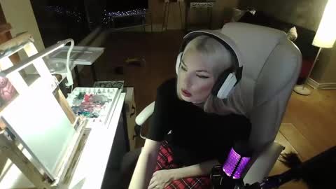 stage Kylie Sinner  brand CLITBAIT online show from 02.02.25
