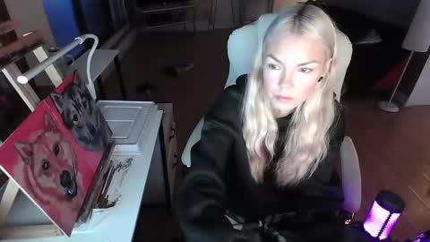 stage Kylie Sinner  brand CLITBAIT online show from 02.06.25