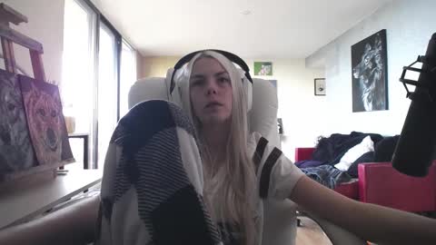 stage Kylie Sinner  brand CLITBAIT online show from 10.14.25