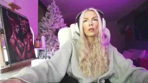 stage Kylie Sinner  brand CLITBAIT online show from 12.15.25