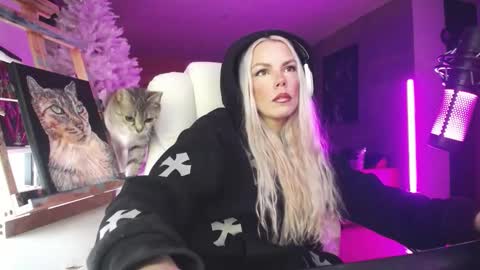 stage Kylie Sinner  brand CLITBAIT online show from 02.07.26