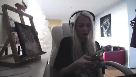 stage Kylie Sinner  brand CLITBAIT online show from 02.09.26