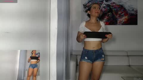 Snapshot of tinymilf_ chatting on 04.30.26 Miss Natty online show from 04.30.26