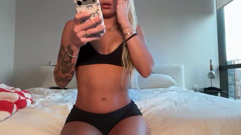 tinytayy online show from 04.20.26