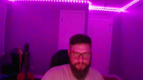 Snapshot of tippertonight chatting on 09.25.25 tippertonight online show from 09.25.25