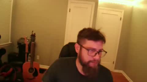 Snapshot of tippertonight chatting on 10.05.25 tippertonight online show from 10.05.25