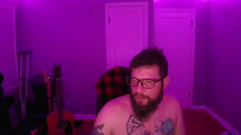 Snapshot of tippertonight chatting on 10.16.25 tippertonight online show from 10.16.25