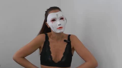 Snapshot of tipsytinkerbell chatting on 10.24.25 Tinks online show from 10.24.25