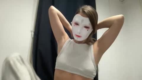 Snapshot of tipsytinkerbell chatting on 10.26.25 Tinks online show from 10.26.25