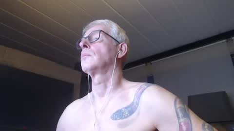 Snapshot of tirexxx_x chatting on 01.20.25 tirexxx_x online show from 01.20.25