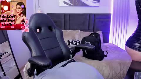 Snapshot of tisha_lau chatting on 09.08.25 Tisha online show from 09.08.25