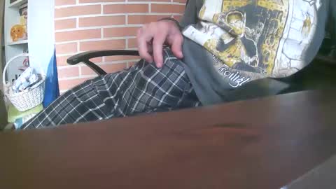 Snapshot of tisis80 chatting on 10.13.25 tisis80 online show from 10.13.25