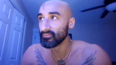 Snapshot of titanfit101 chatting on 11.04.25 Titan online show from 11.04.25