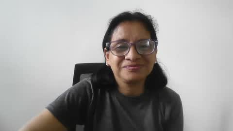 Snapshot of titssmall123 chatting on 10.11.25 Ester online show from 10.11.25