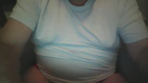 Snapshot of tittyloverr69 chatting on 01.18.26 tittyloverr69 online show from 01.18.26