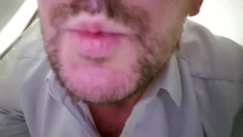 Snapshot of toadinhole chatting on 01.21.25 Toady online show from 01.21.25