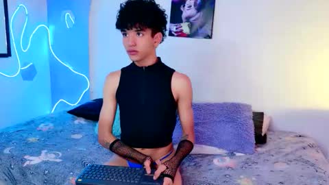 Snapshot of todoroki_g chatting on 10.02.25 todoroki_g online show from 10.02.25