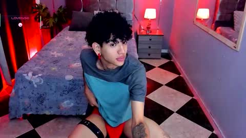 Snapshot of todoroki_g chatting on 10.11.25 todoroki_g online show from 10.11.25