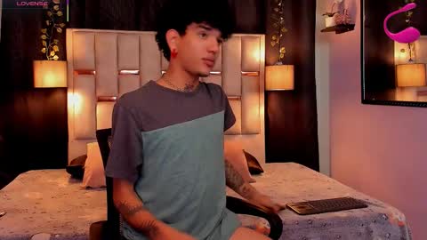 Snapshot of todoroki_g chatting on 10.16.25 todoroki_g online show from 10.16.25