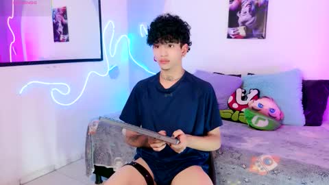 Snapshot of todoroki_g chatting on 10.19.25 todoroki_g online show from 10.19.25