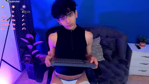 Snapshot of todoroki_g chatting on 10.25.25 todoroki_g online show from 10.25.25