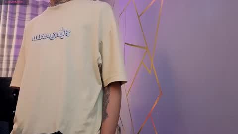 Snapshot of todoroki_g chatting on 11.13.25 todoroki_g online show from 11.13.25