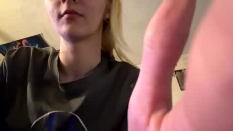 Snapshot of tohottohandletocoldtohold chatting on 02.23.26 tohottohandletocoldtohold online show from 02.23.26