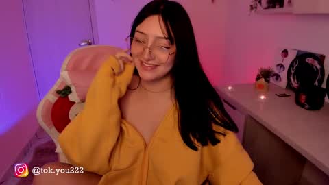 Snapshot of toky222 chatting on 03.11.25 Tokyo online show from 03.11.25