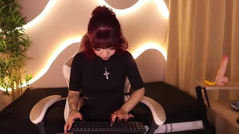 TOKYO DOLL  online show from 09.24.25