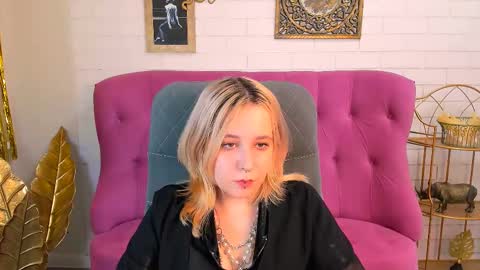 Tolli Moll online show from 12.05.24