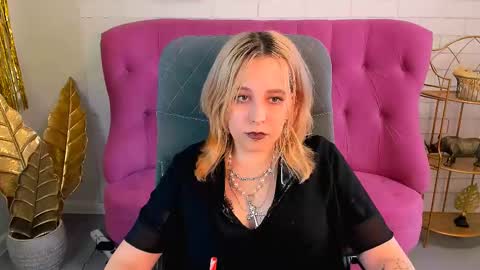 Tolli Moll online show from 12.05.24