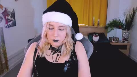 Tolli Moll online show from 12.20.24